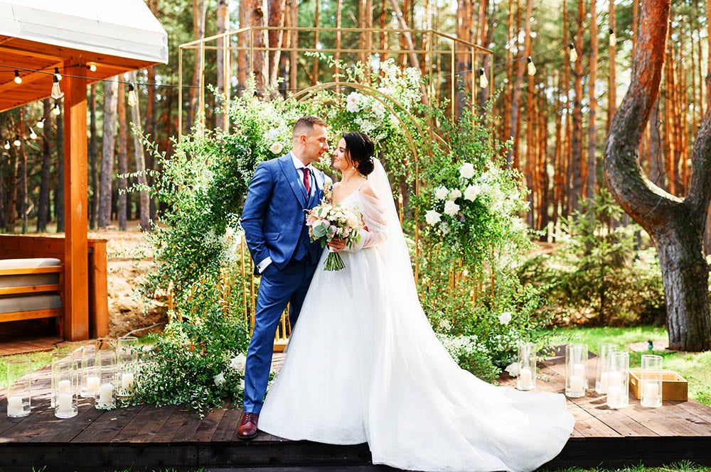 ¡Celebra tu amor rodeado de la magia del bosque con una boda inolvidable!